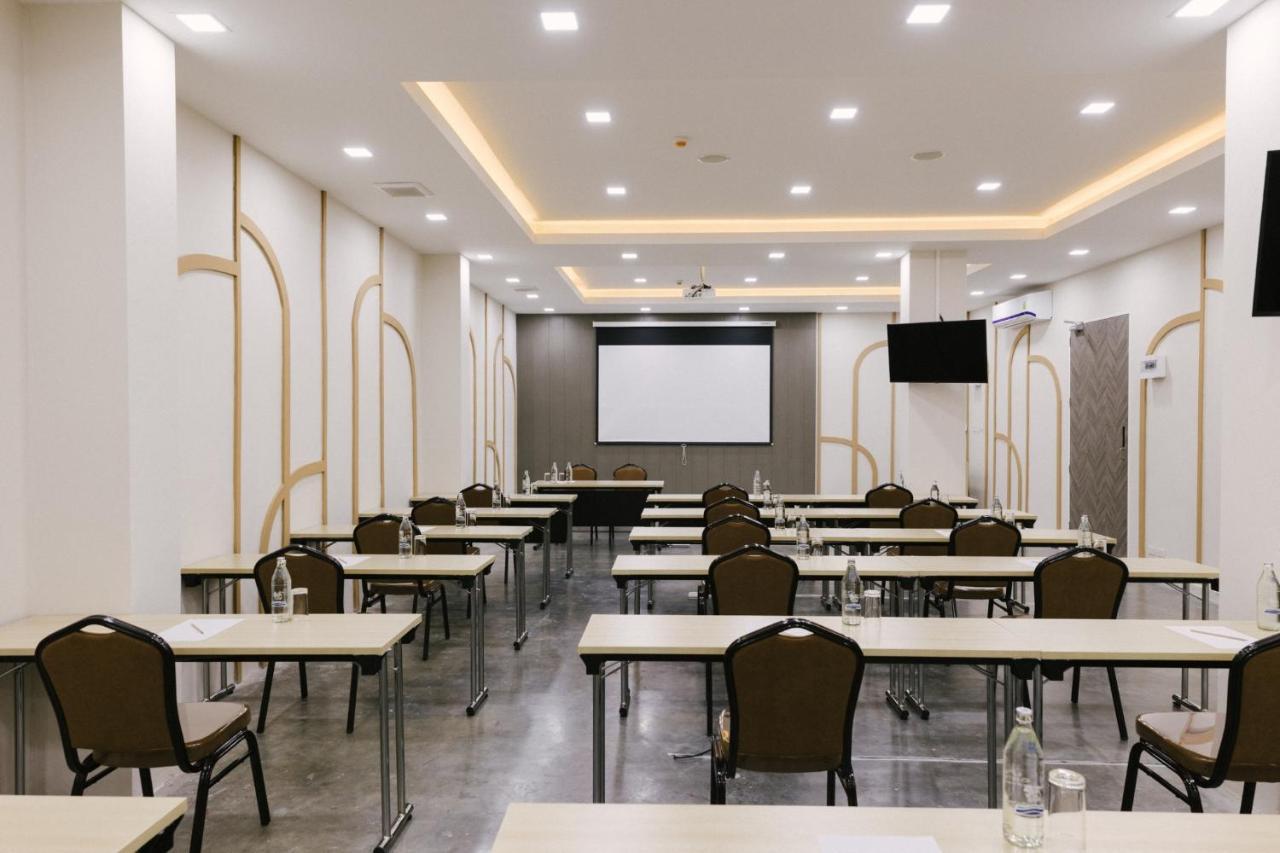 Nappiness Hotel - Sha Extraplus Бангкок Екстер'єр фото