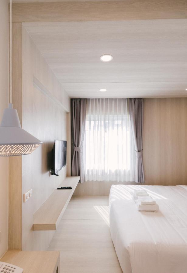 Nappiness Hotel - Sha Extraplus Бангкок Екстер'єр фото